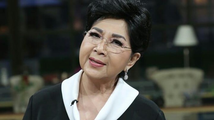 Titiek Puspa. (Foto: Instagram @titiekpuspa_official)  Baca artikel detikjateng, "Profil Titiek Puspa dan Perjalanan Kariernya hingga Meninggal di Usia 87 Tahun" selengkapnya https://www.detik.com/jateng/berita/d-7863203/profil-titiek-puspa-dan-perjalanan-kariernya-hingga-meninggal-di-usia-87-tahun.  Download Apps Detikcom Sekarang https://apps.detik.com/detik/