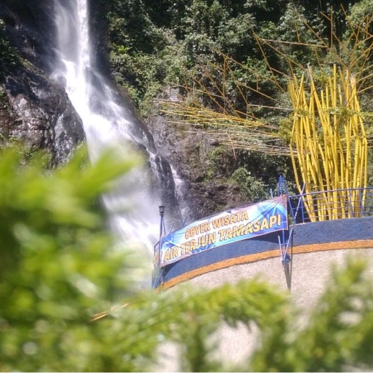 Air Terjun Tamasapi